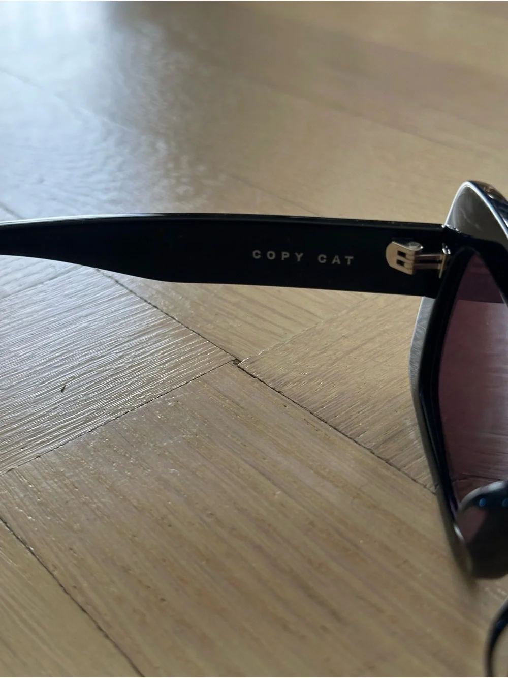 Saint Owen Women’s Copycat Black Grey Cat Eye Sunglasses Like New